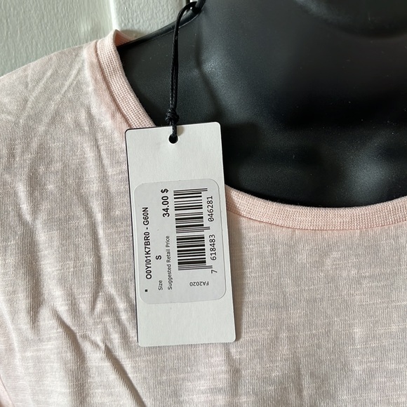 NEW Guess Small Crop top - Picture 2 of 3